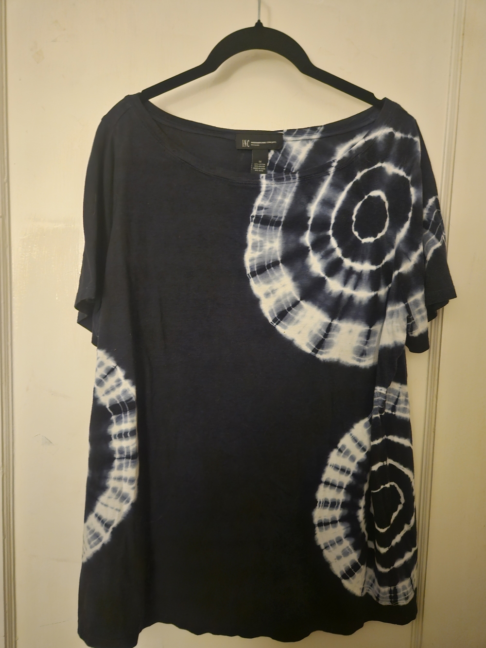 INC International Concepts Navy and White Tie-Dye Short Sleeve Top